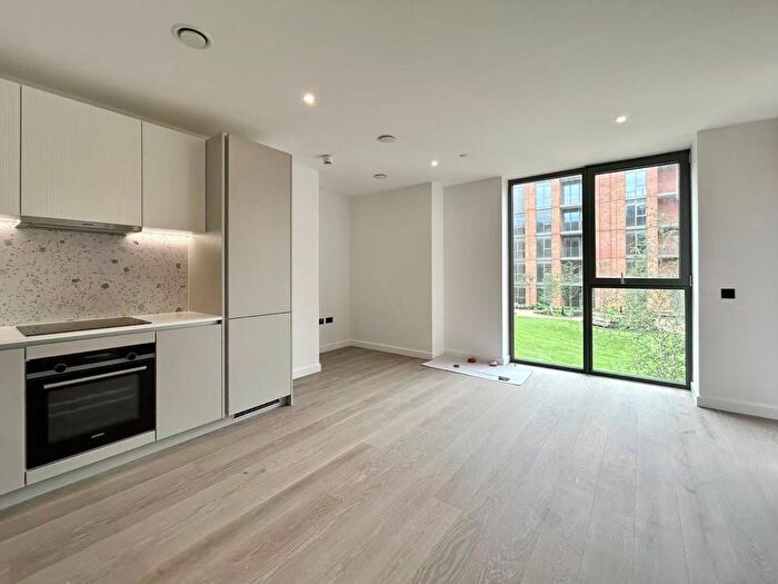 Studio To Rent In London, SW6