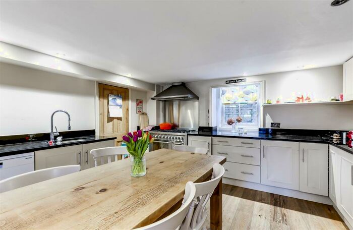 4 Bedroom House To Rent In Villiers Street, Hertford, SG13