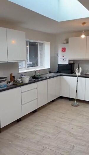 4 Bedroom Semi-detached House To Rent In Scott Road, Gravesend, DA12