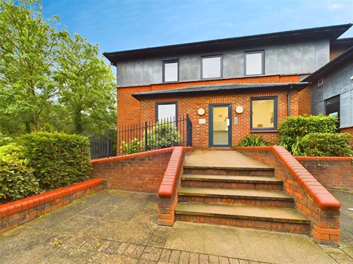 1 Bedroom Flat To Rent In Old Park Road, Hitchin, SG5