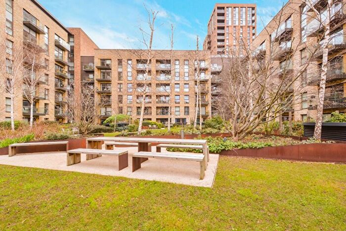 1 Bedroom Apartment To Rent In Greenland Place, Canada Water, SE8