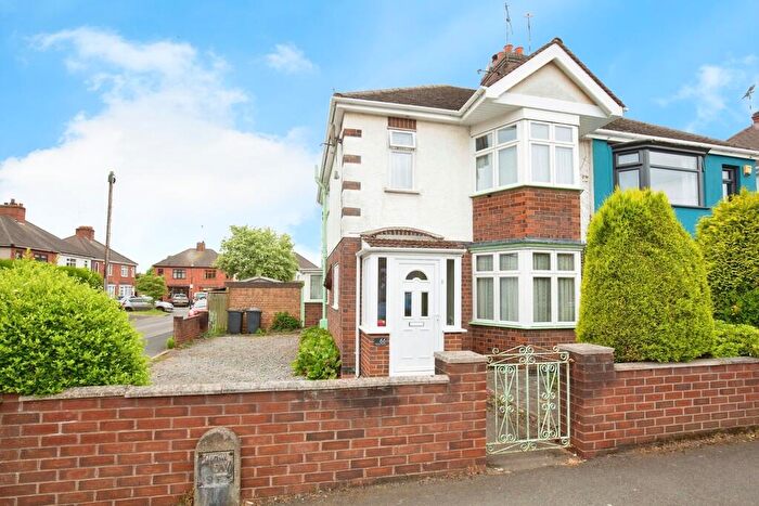 3 Bedroom Semi-Detached House For Sale In Beaumont Road, Nuneaton, CV11