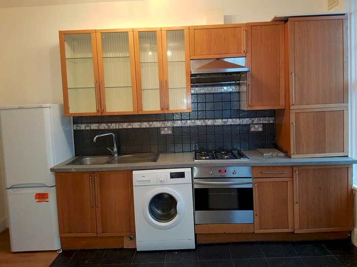 2 Bedroom Flat To Rent In Rydal Rd, Streatham SW16