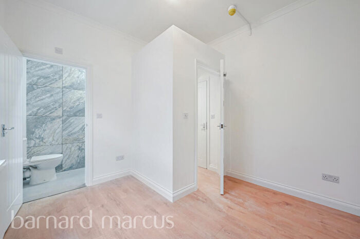 Studio To Rent In Chatham Road, Kingston Upon Thames, KT1