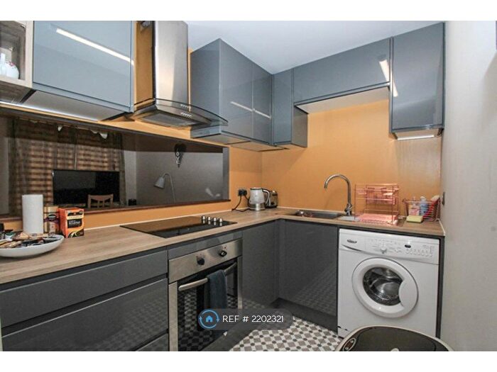 1 Bedroom Flat To Rent In Bunning Way, London, N7