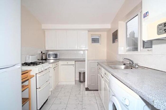 3 Bedroom Flat To Rent In Doncaster Road, Sandyford, NE2