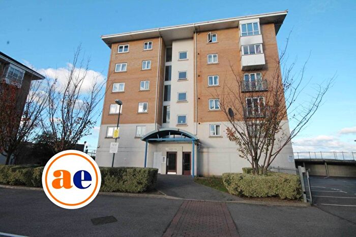 2 Bedroom Flat To Rent In Macarthur Close, Erith, DA8