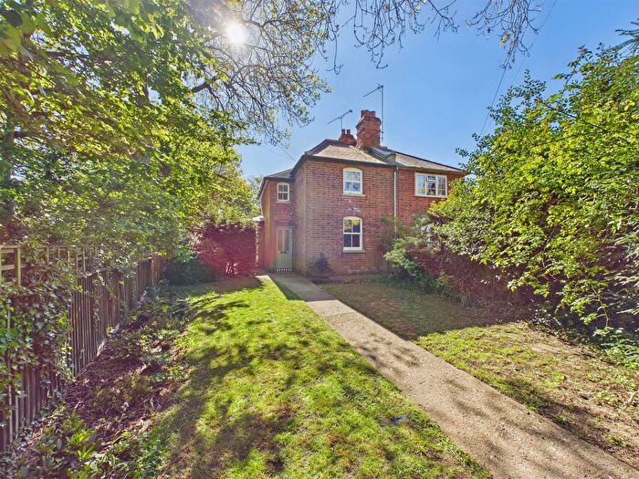 3 Bedroom Semi Detached House For Sale In Gipsy Lane, Tilehurst, Reading, RG30