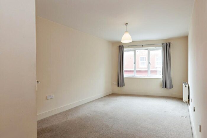 1 Bedroom Flat To Rent In New Street, Cheltenham, GL50