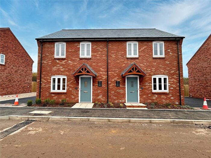 3 Bedroom Semi-Detached House For Sale In Hornbeam Hill, Sturminster Newton, Dorset, DT10