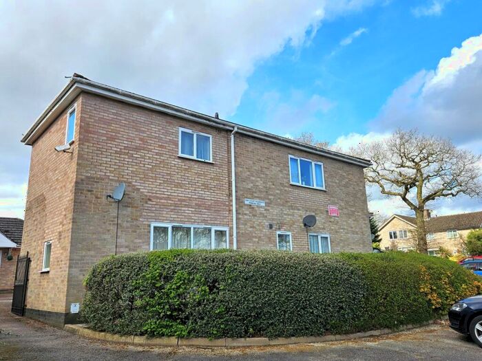2 Bedroom Flat To Rent In White Farm Road, Sutton Coldfield, West Midlands, B74