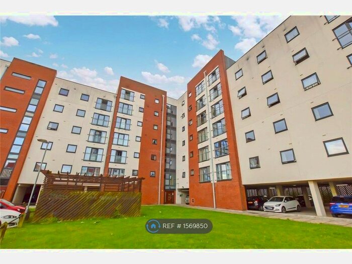 2 Bedroom Flat To Rent In Pilgrims Way, Salford, Manchester, M50