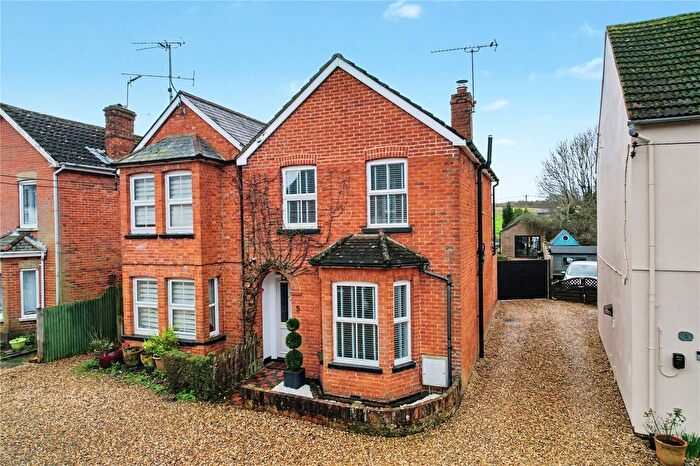 3 Bedroom Semi Detached House For Sale In New Road, Tongham, Farnham, Surrey, GU10