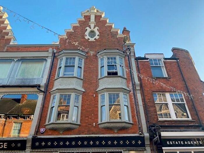 2 Bedroom Flat For Sale In Regent Street, Rugby, CV21