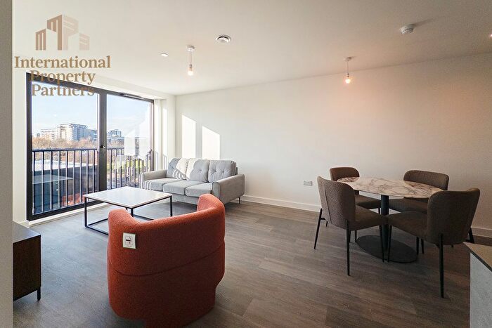 2 Bedroom Flat To Rent In Berkeley Square, Ordsall Lane, Salford, M5