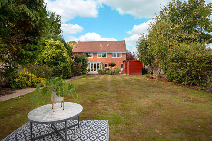 6 Bedroom Detached House For Sale In Comptons Lane, Horsham, RH13