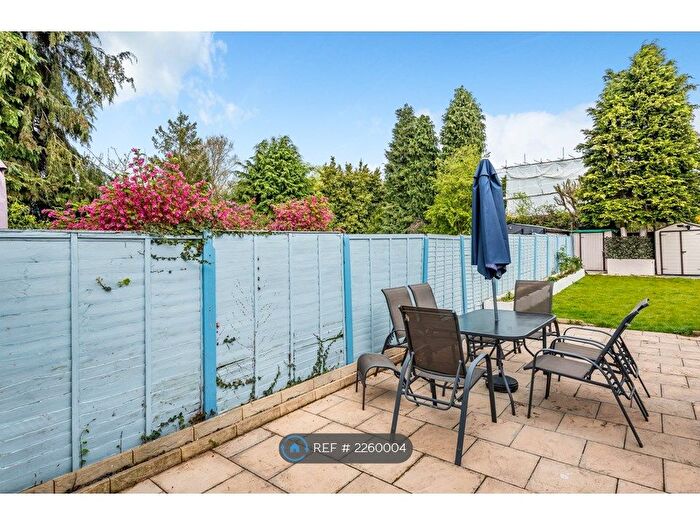 4 Bedroom Semi-Detached House To Rent In Misbourne Road, Uxbridge, UB10