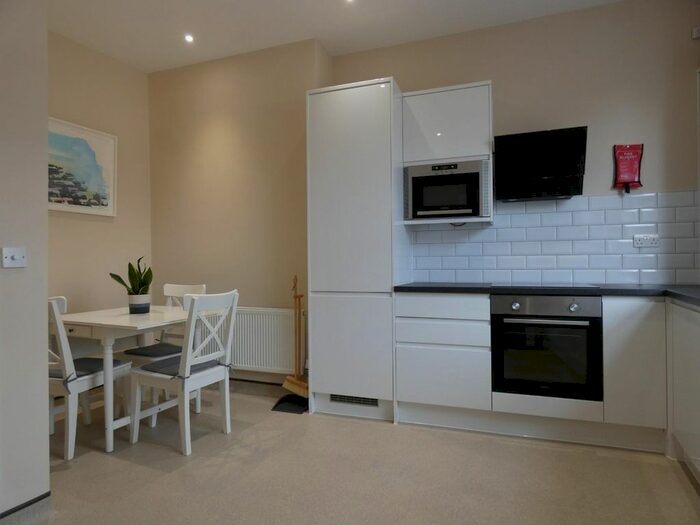 1 Bedroom Flat To Rent In High Street, CT9