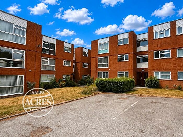 2 Bedroom Flat For Sale In Walsall Road, Four Oaks, Sutton Coldfield, B74