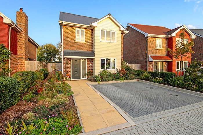 3 Bedroom Detached House For Sale In Delfont Grove, Angmering, BN16