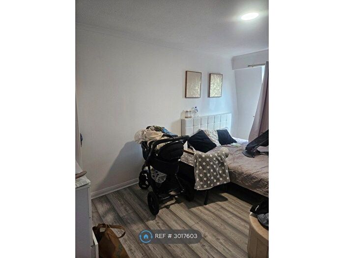 1 Bedroom Flat To Rent In Young Road, London, E16