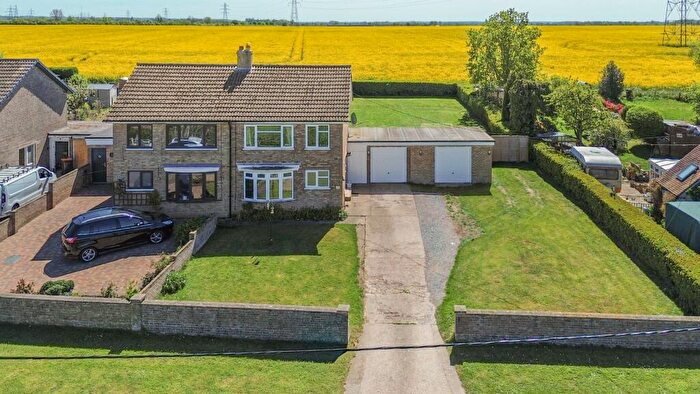 3 Bedroom Semi-Detached House For Sale In Staploe, St. Neots, Bedfordshire, PE19
