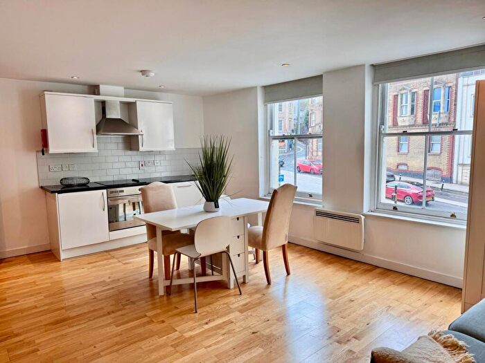 1 Bedroom Flat To Rent In Upper Maudlin Street, Bristol, BS1