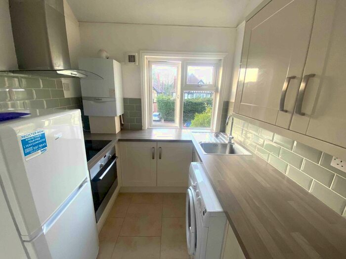 1 Bedroom Flat To Rent In Rickmansworth Road, Watford, WD18