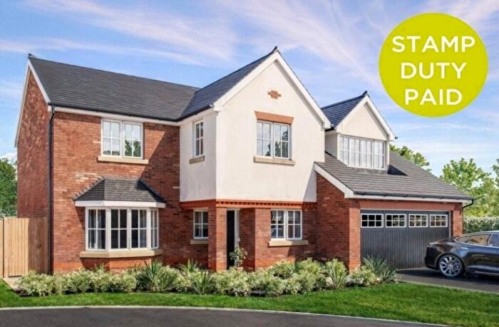 5 Bedroom Detached House For Sale In Garrett Hall Fields, Mosley Common, M29