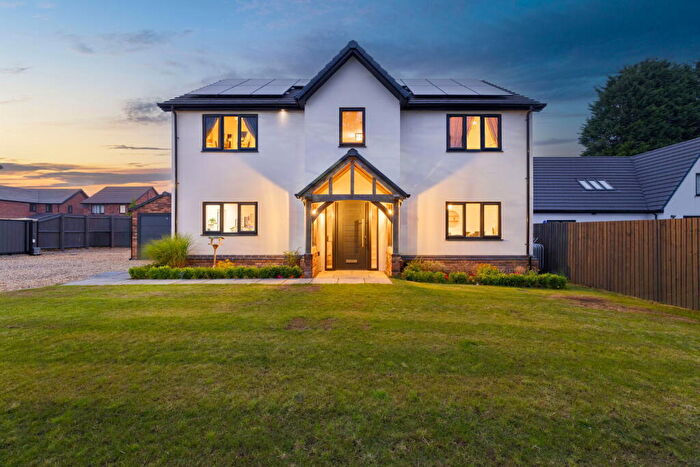 4 Bedroom Detached House For Sale In Gorgeous And Individual Family Home On Marklands Chase, Astley, M29