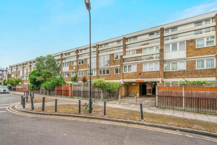 2 Bedroom Maisonette To Rent In Hertford Road, Hackney, N1