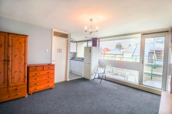 1 Bedroom Flat To Rent In Chichester Road, Southend-On-Sea, SS1