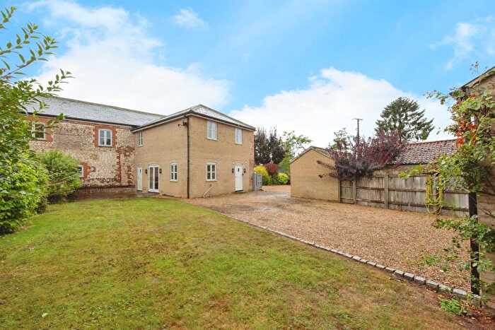 4 Bedroom Barn Conversion To Rent In Old Severalls Road, Methwold Hythe, Thetford, IP26