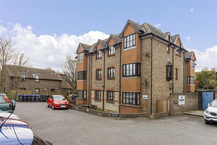 1 Bedroom Flat To Rent In West Street, Sompting, Lancing, BN15