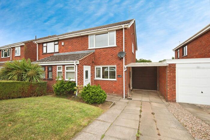 3 Bedroom Semi-Detached House For Sale In Nuthurst Crescent, Nuneaton, Warwickshire, CV10