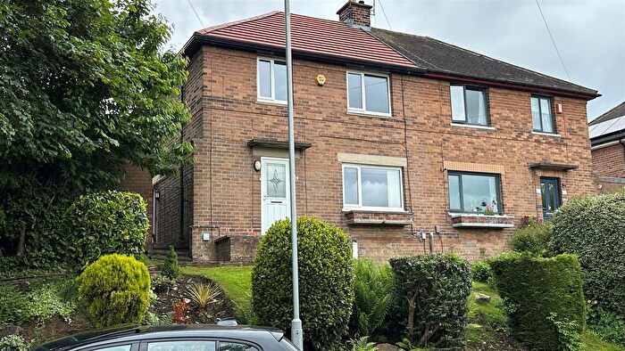 3 Bedroom Semi-Detached House To Rent In Summerbridge Drive, Eccleshill, Bradford, BD10