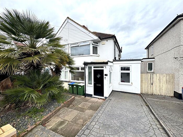 2 Bedroom Semi Detached House For Sale In Holmsdale Grove, Bexleyheath, DA7