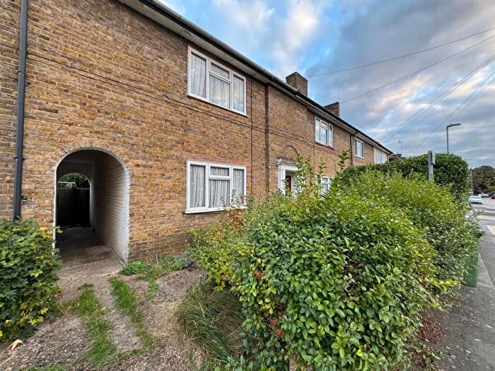 2 Bedroom House For Sale In Chittys Lane, Dagenham, RM8