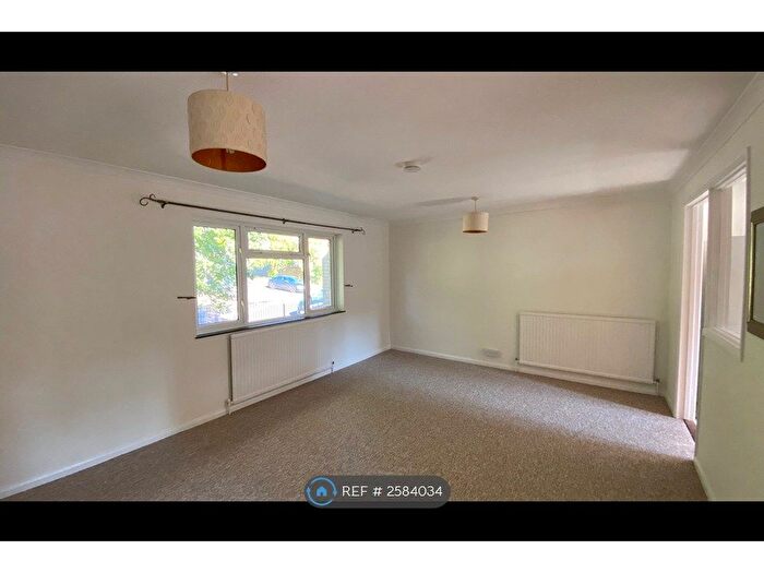 2 Bedroom Flat To Rent In Pound Road, Kings Worthy, Winchester, SO23