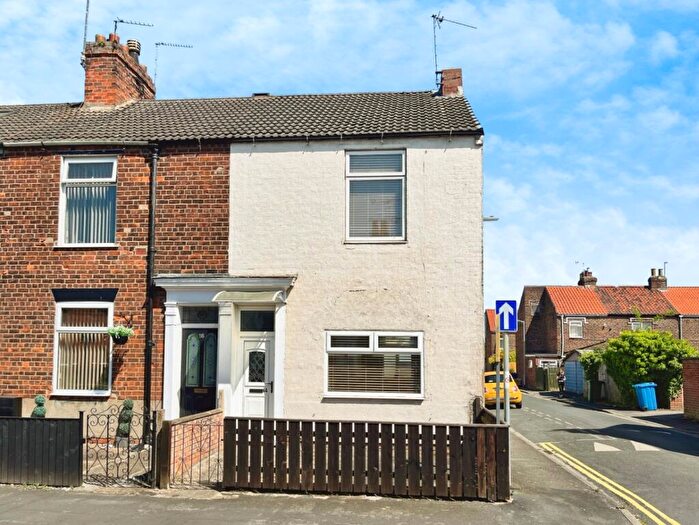 2 Bedroom End Of Terrace House For Sale In Cherry Tree Lane, Beverley, HU17