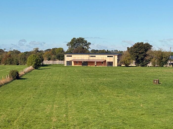 4 Bedroom Detached House For Sale In Lechlade, Gloucestershire, GL7