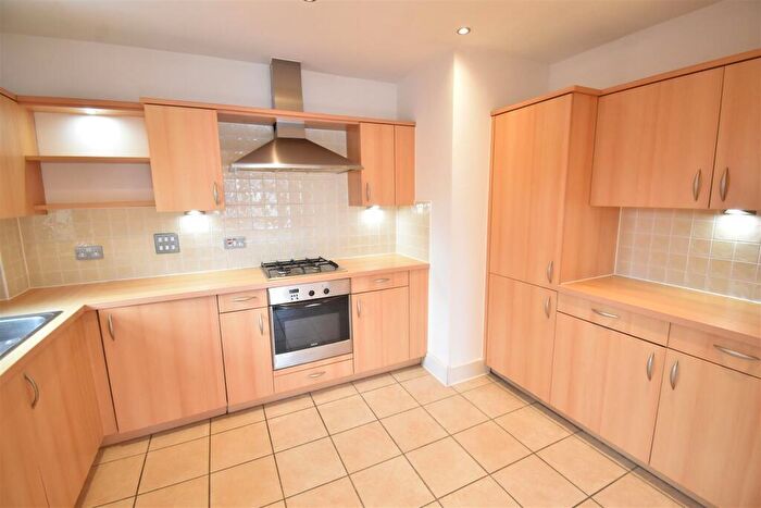 2 Bedroom Apartment To Rent In Avenue Elmers, Surbiton, KT6