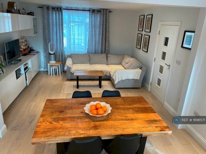 3 Bedroom Terraced House To Rent In Marston Avenue, Dagenham, RM10