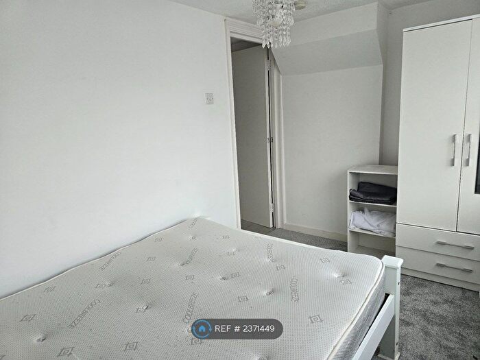 1 Bedroom Flat To Rent In St Georges Road, Feltham, TW13