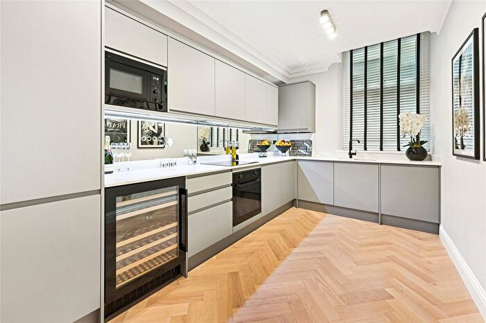 1 Bedroom Flat For Sale In Beaufort Street, London, SW3