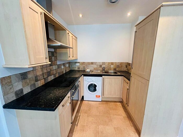 2 Bedroom Flat To Rent In Butler House, - Market Street, Maidenhead, SL6