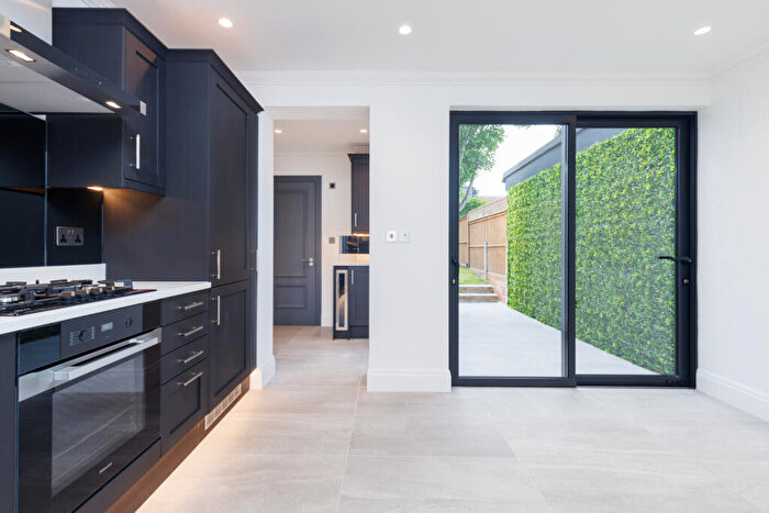 3 Bedroom Terraced House To Rent In Mayfield Road, Higham Hill, E17