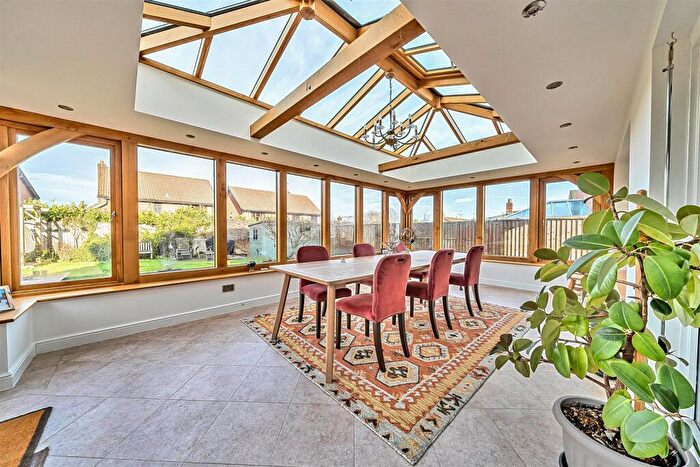 4 Bedroom Detached House For Sale In Reeves Piece, Bratton, BA13