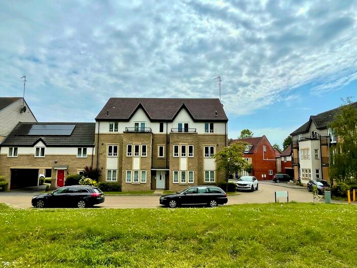 2 Bedroom Flat To Rent In Gyosei Gardens, Willen Park, Milton Keynes, MK15