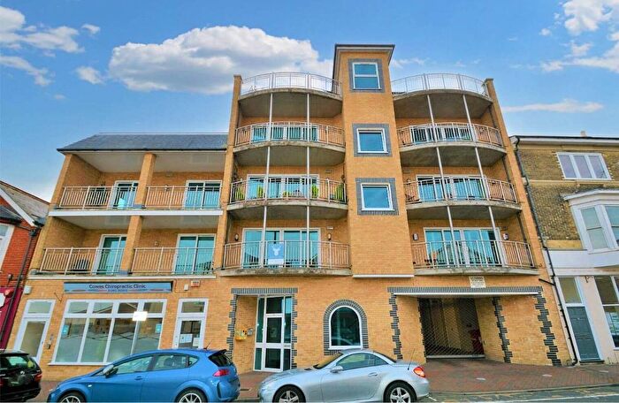 2 Bedroom Flat To Rent In Birmingham Road, Cowes, PO31